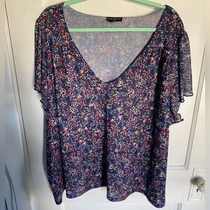 Sz 26/28 Lane Bryant V-neck Top